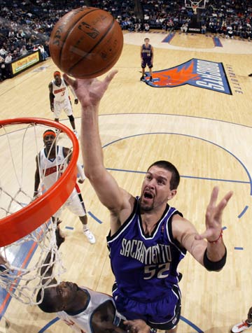 鏖战背后他 鏖战背后他