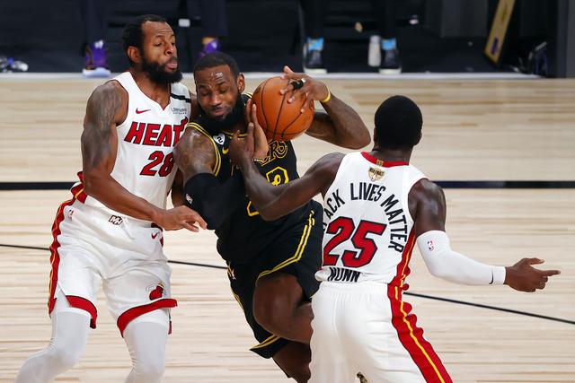 把所有人炒 把所有人炒